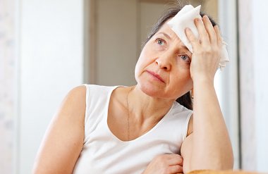 Horúčavy na Slovensku: Prečo sú nebezpečné a ako sa chrániť po šesťdesiatke