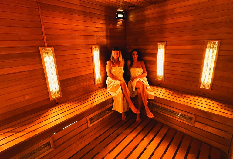 Sauna (Finnish sauna + infrared sauna)